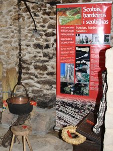 Exposição «Cultibos Yerbas i Saberes" no Ecomuseu Terra Mater, em Picote.