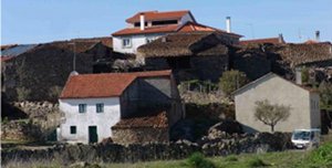 O projecto visa recuperar a traça original das antigas casas do centro histórico de Picote