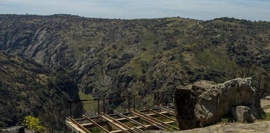 Miradouro da Fraga do Puio após o incêndio do verão de 2017 (Foto: Rota da Terra Fria)